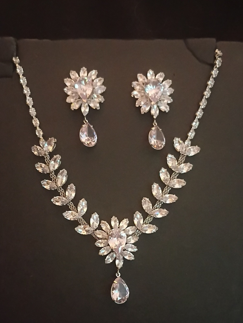 Crystal Teardrop Floral Necklace & Earring Set - White